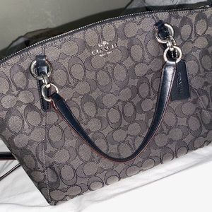 Authentic Coach Purse w Shoulder Strap